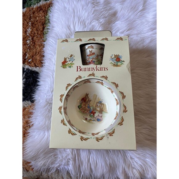Bunnykins Royal Doulton set - Picture 1 of 8